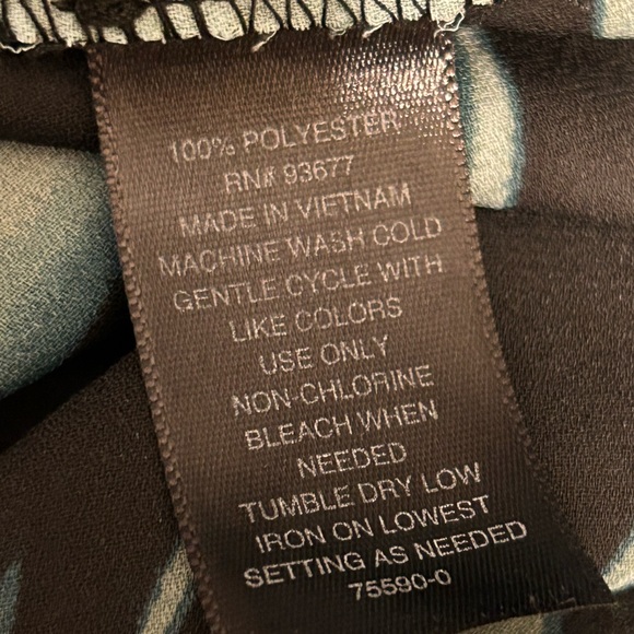 Worthington OX 100% polyester emerald green/black quarter button sleeve - Picture 6 of 7